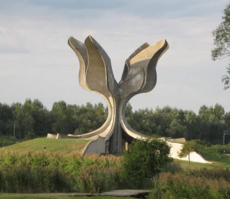 Spomenik_-logor_Jasenovac